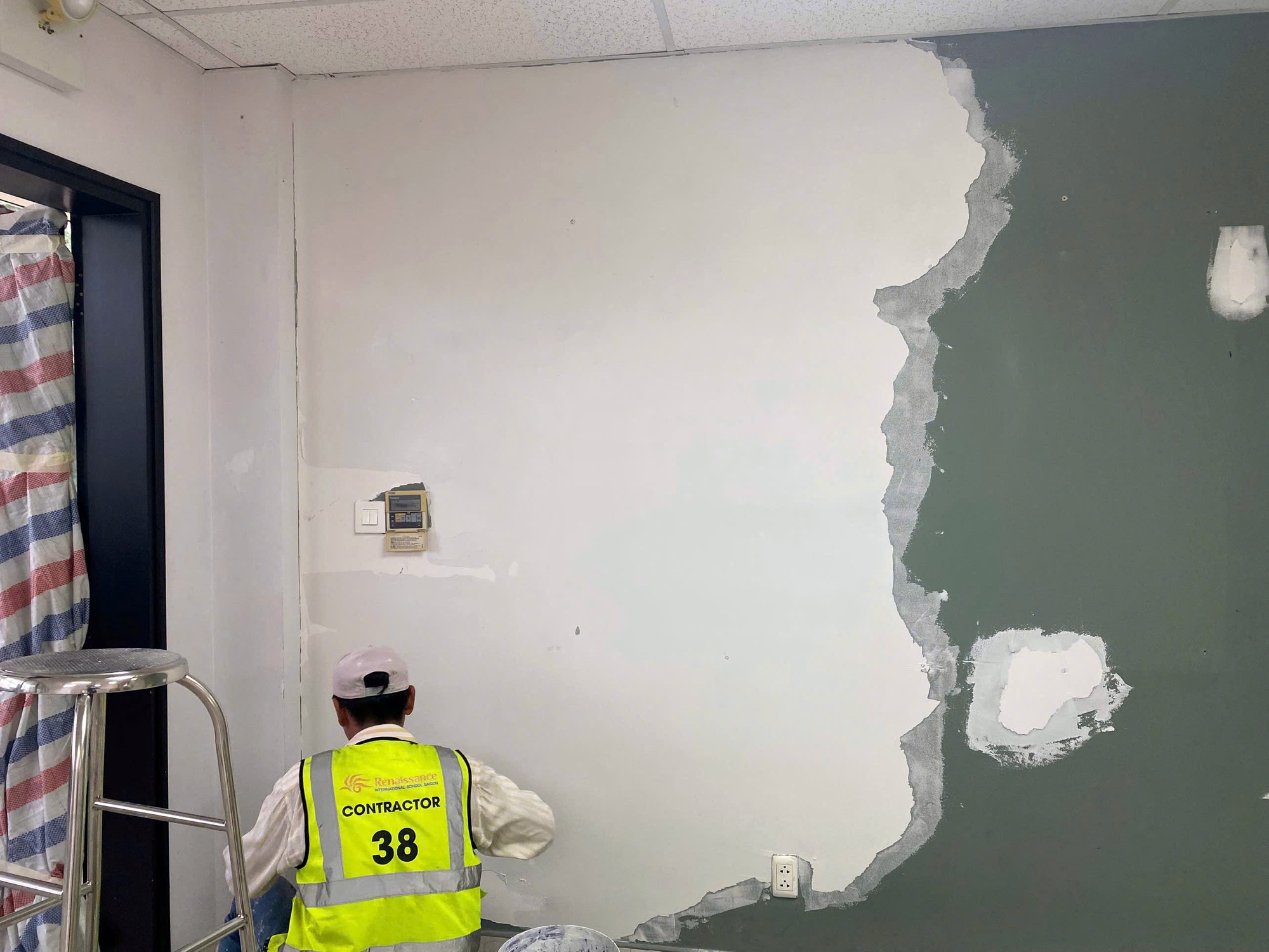 Jotun finish coat on international school classroom walls